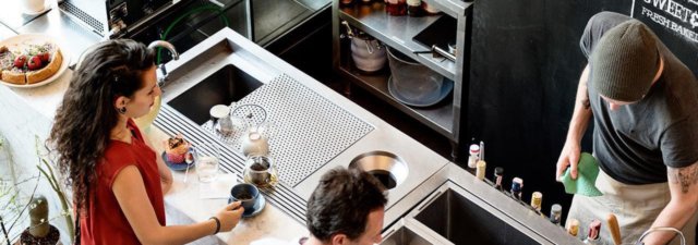 Differences Between a Head Shop and a Coffee Shop